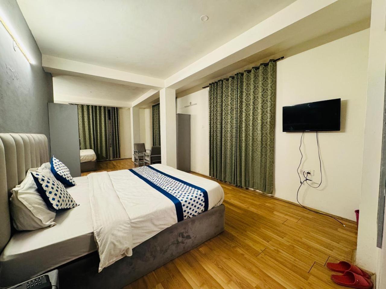 Hotel New # Link Way # Near Zing Bus Stand Маналі Екстер'єр фото