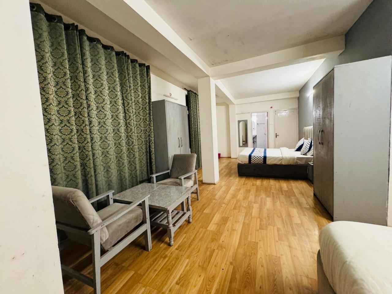 Hotel New # Link Way # Near Zing Bus Stand Маналі Екстер'єр фото