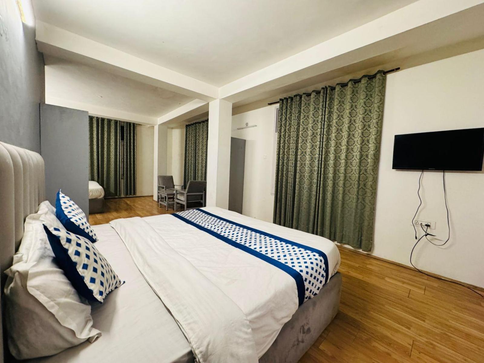 Hotel New # Link Way # Near Zing Bus Stand Маналі Екстер'єр фото